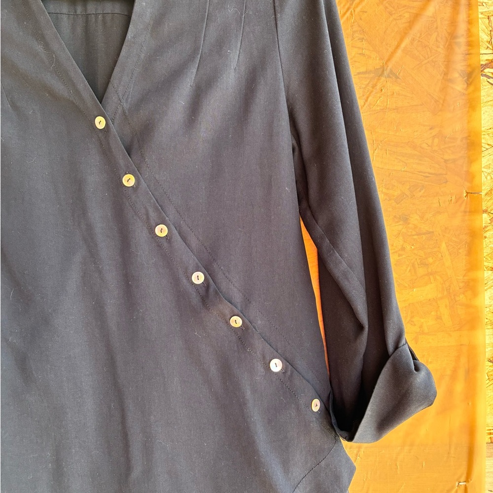 Soft Surroundings Black Tencel V-Neck Tunic in Black 
Size X-Small - Picture 5 of 9